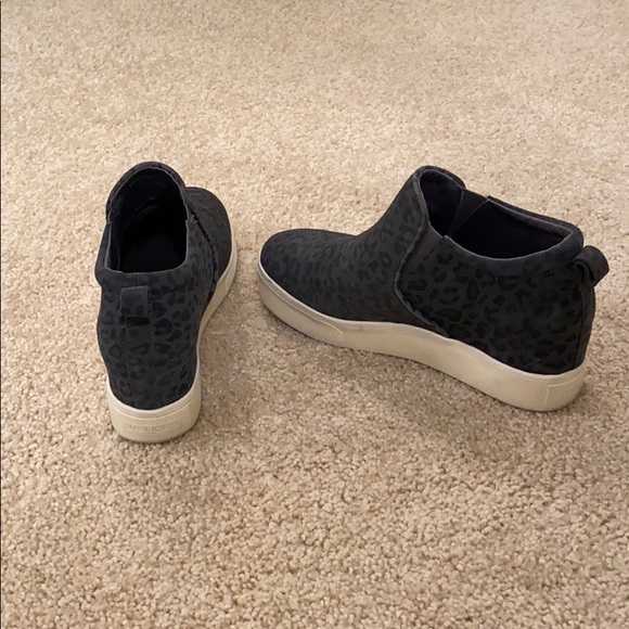 J Slides slip on sneakers - Picture 4 of 5